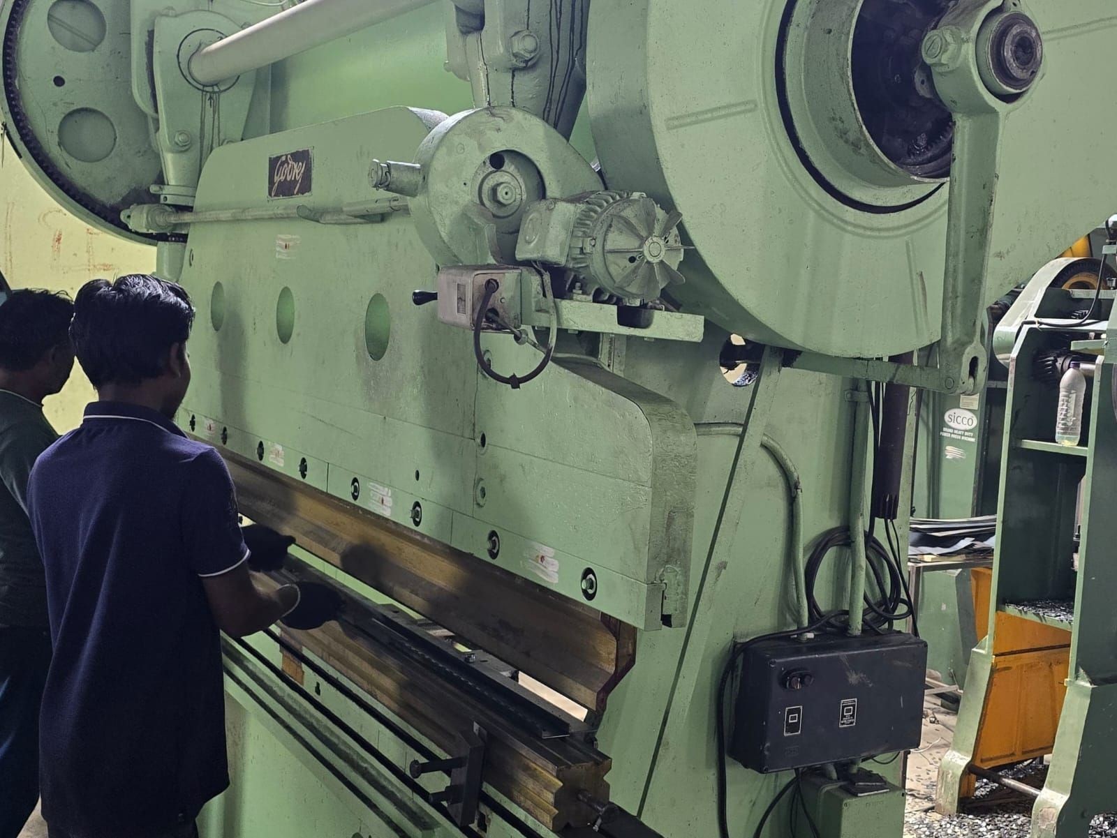Bending Machine