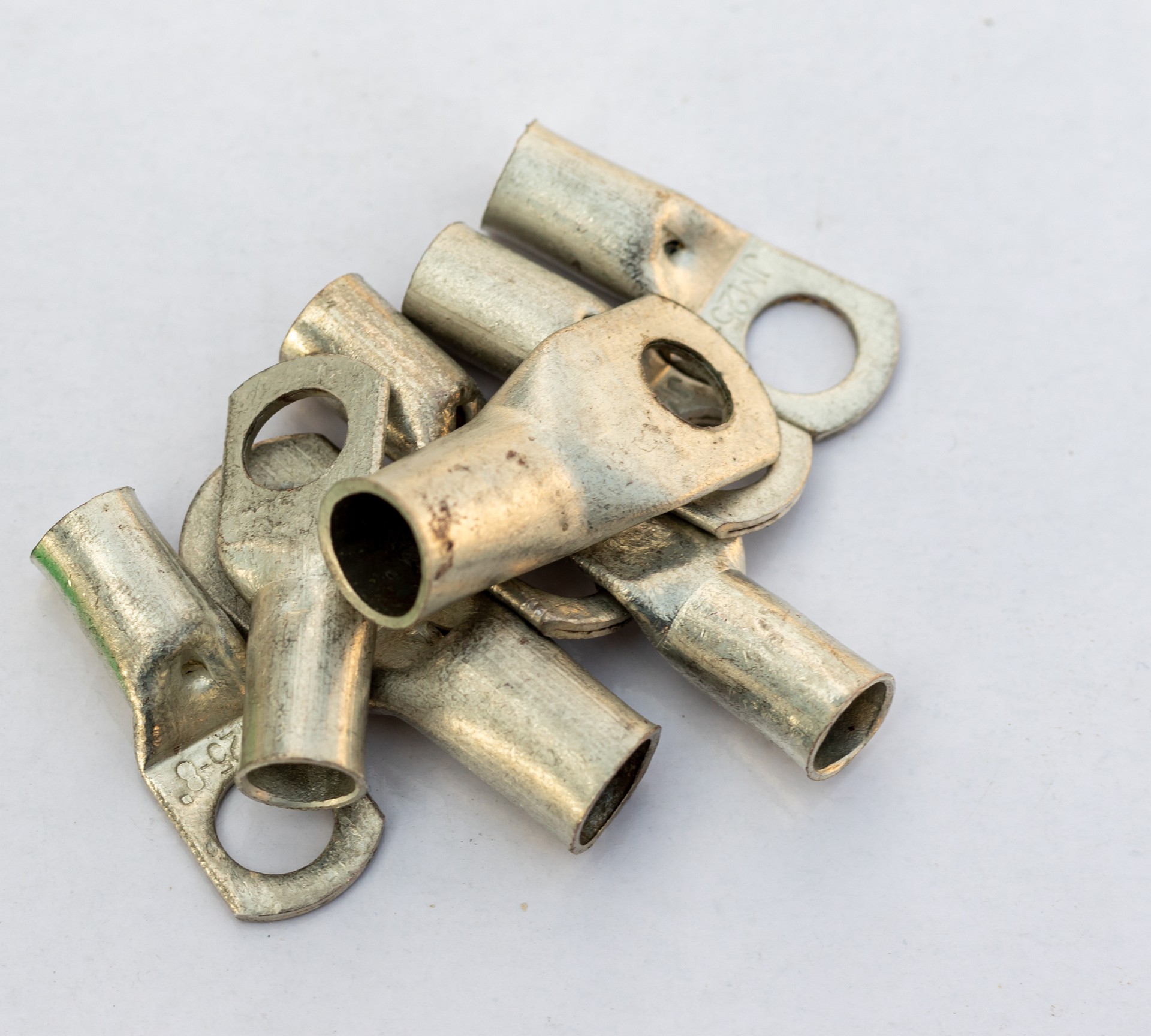 Cable glands/lugs